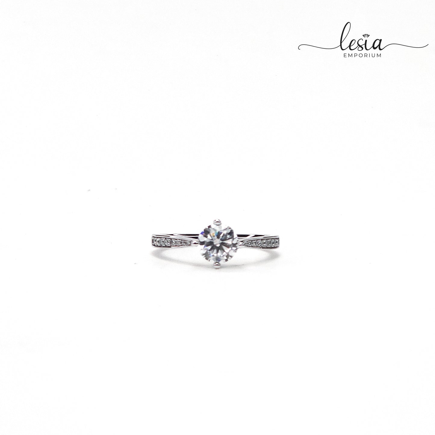 Solitaire Moissanite Ring (1 Carat)
