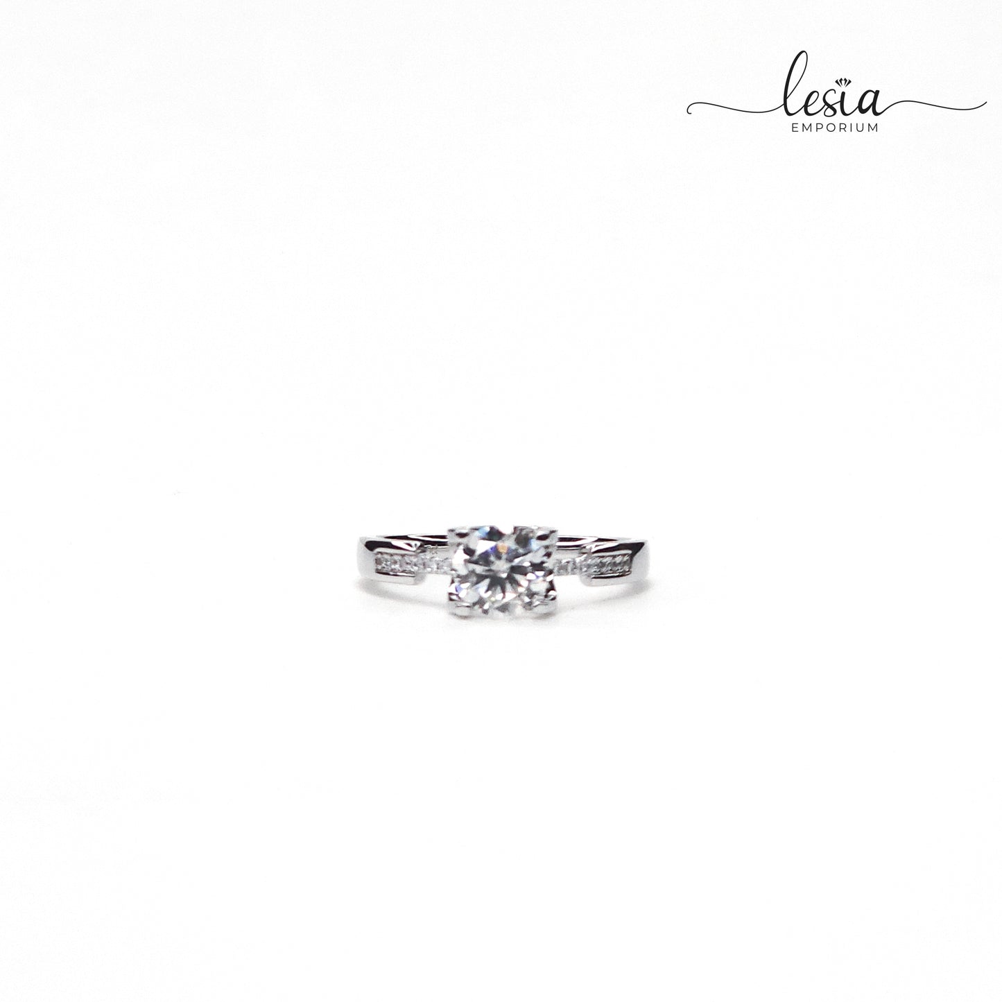 Solitaire Moissanite Ring (1 Carat)