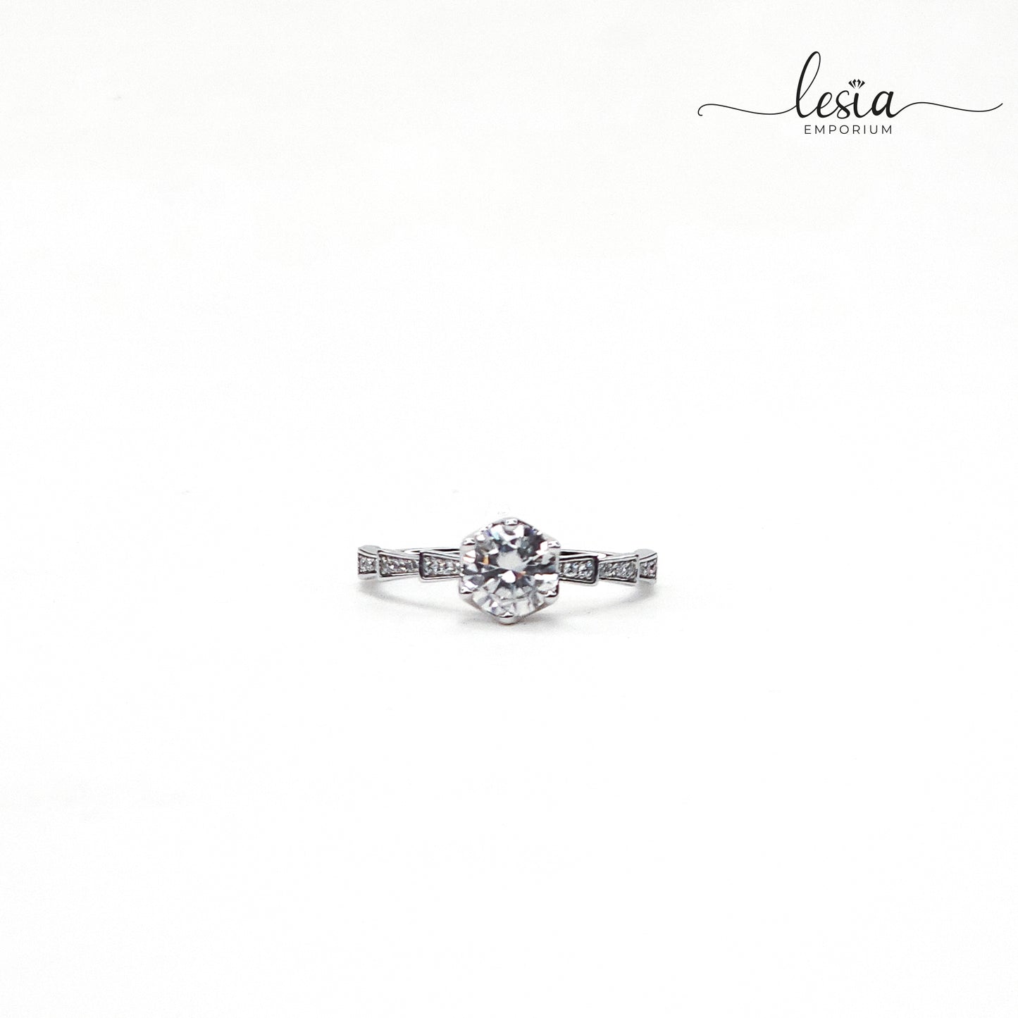 Solitaire Moissanite Ring (1 Carat)