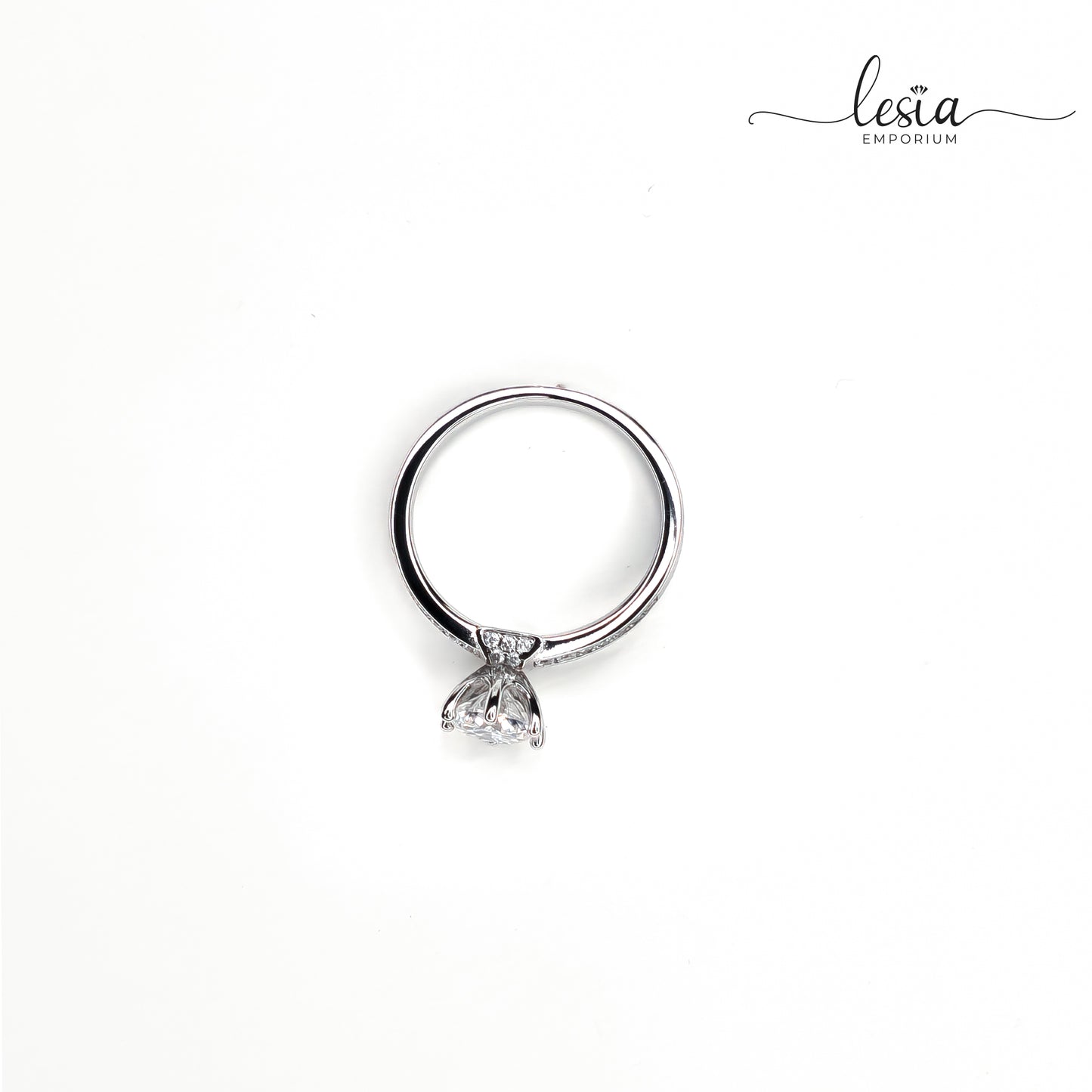 Solitaire Moissanite Ring (1 Carat)