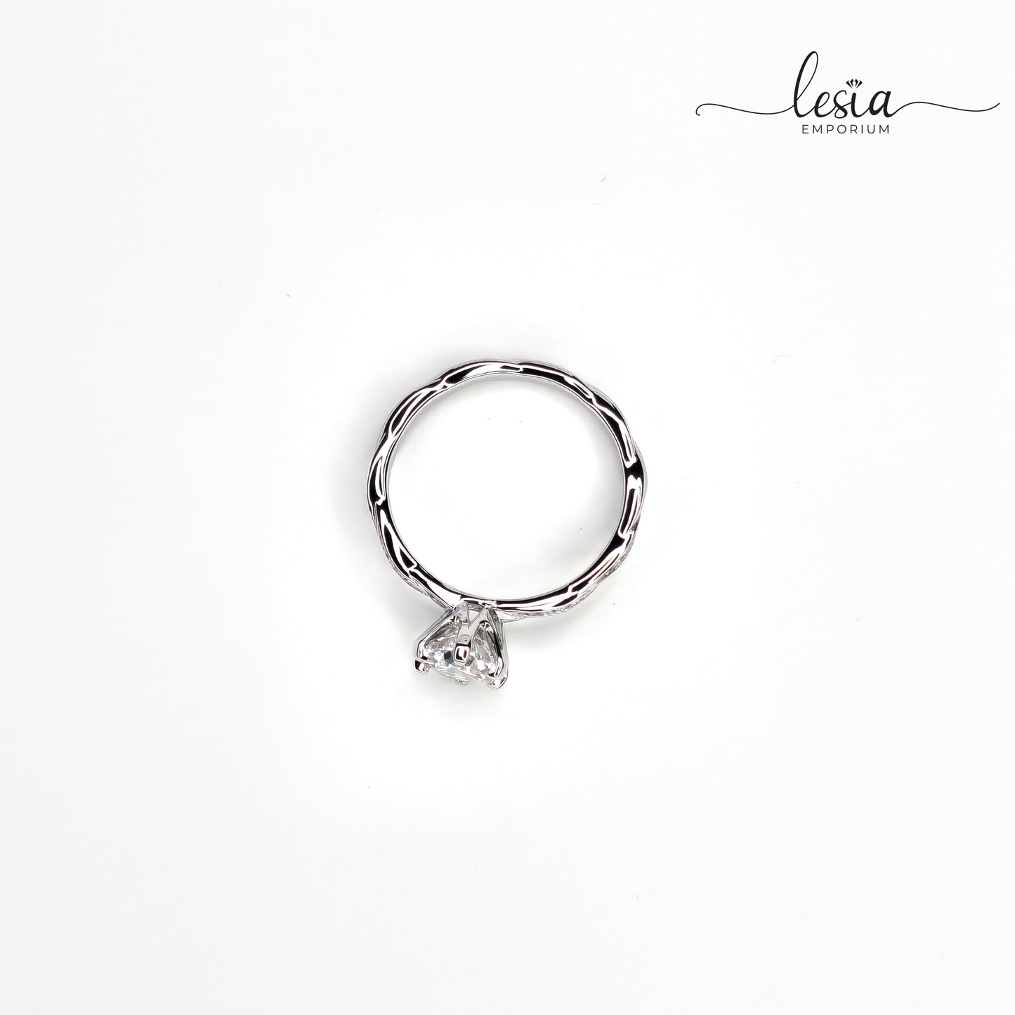 Solitaire Moissanite Ring (1 Carat)