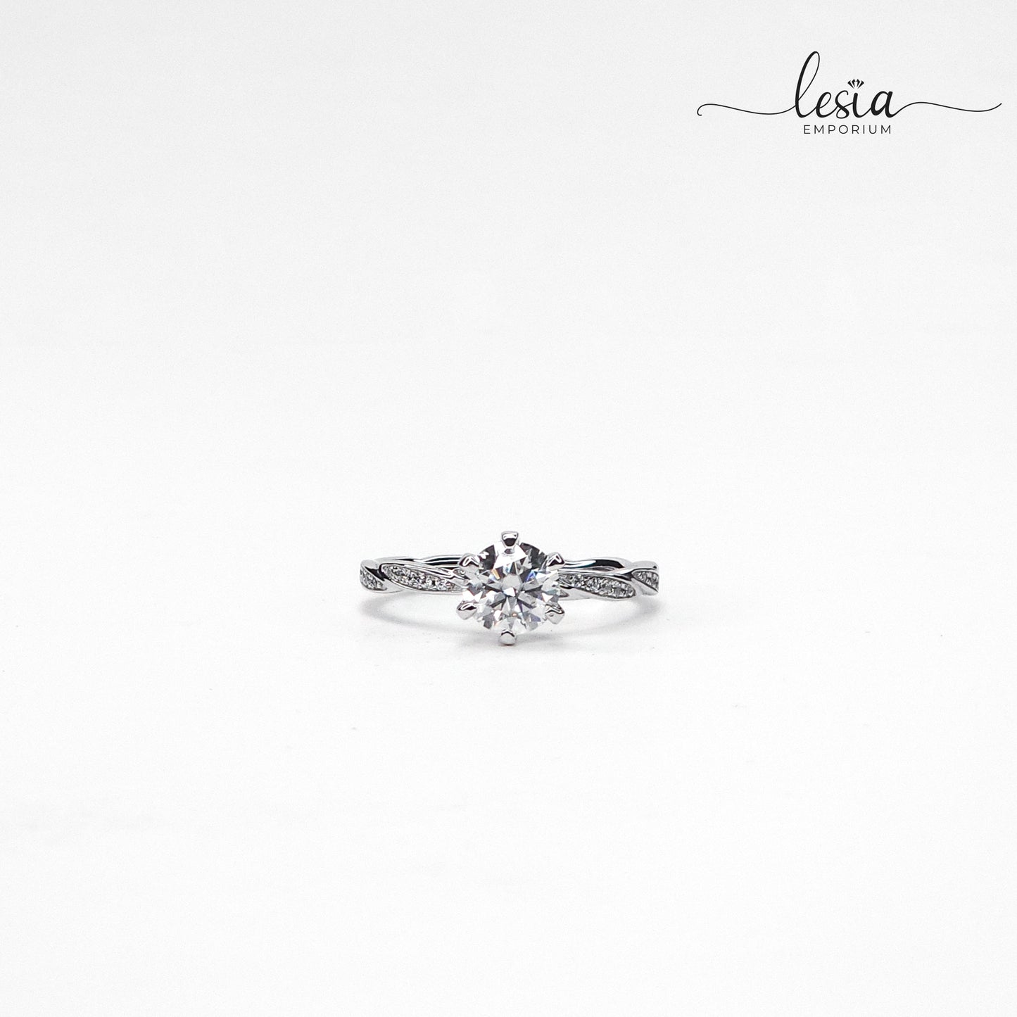 Solitaire Moissanite Ring (1 Carat)
