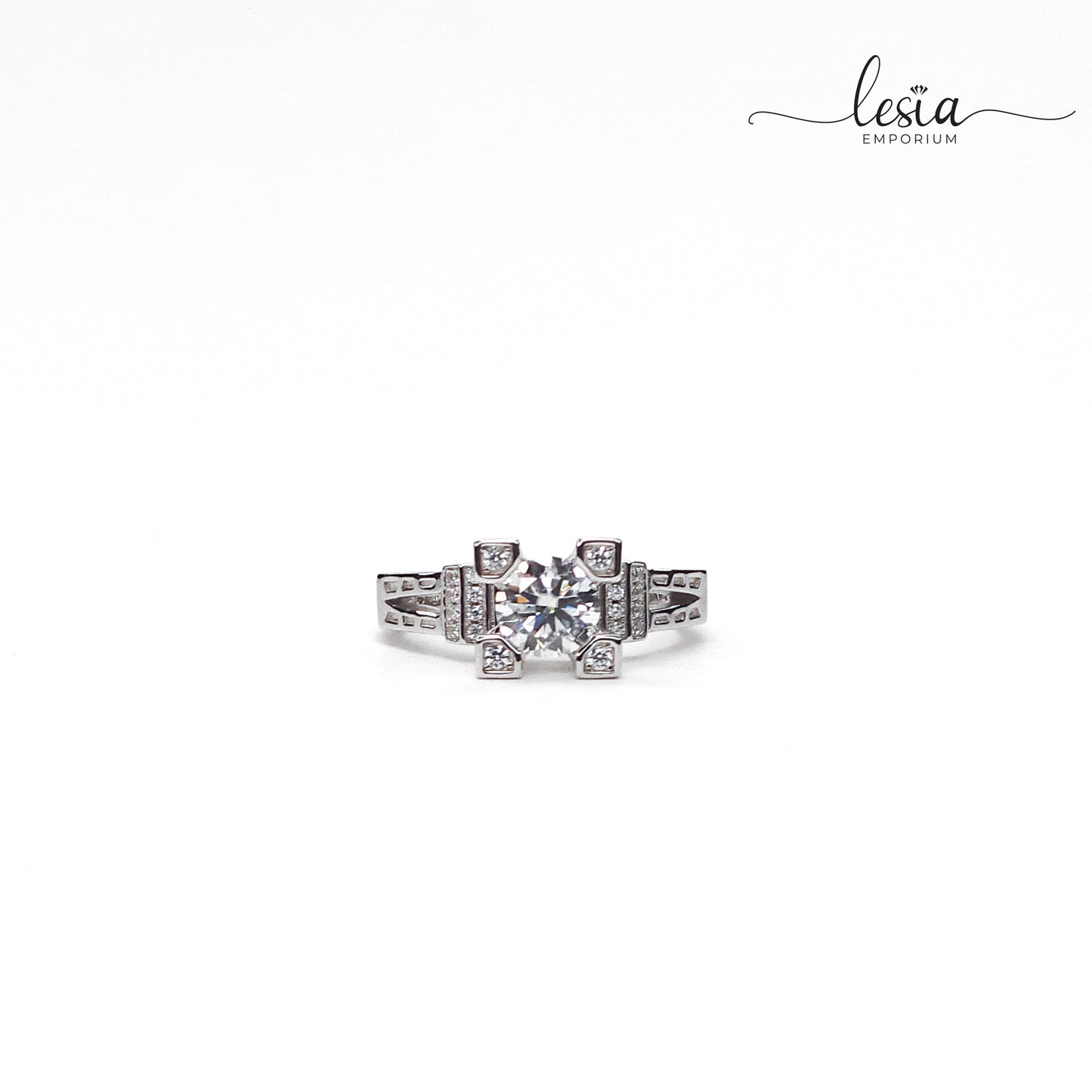 Solitaire Moissanite Ring (1 Carat)