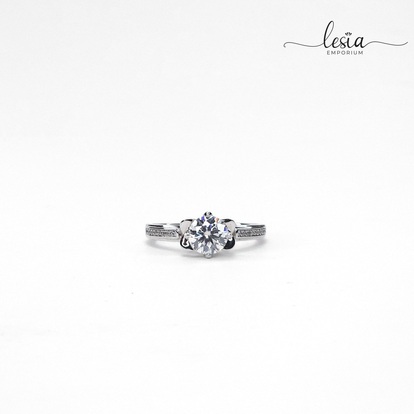Solitaire Moissanite Ring (1 Carat)