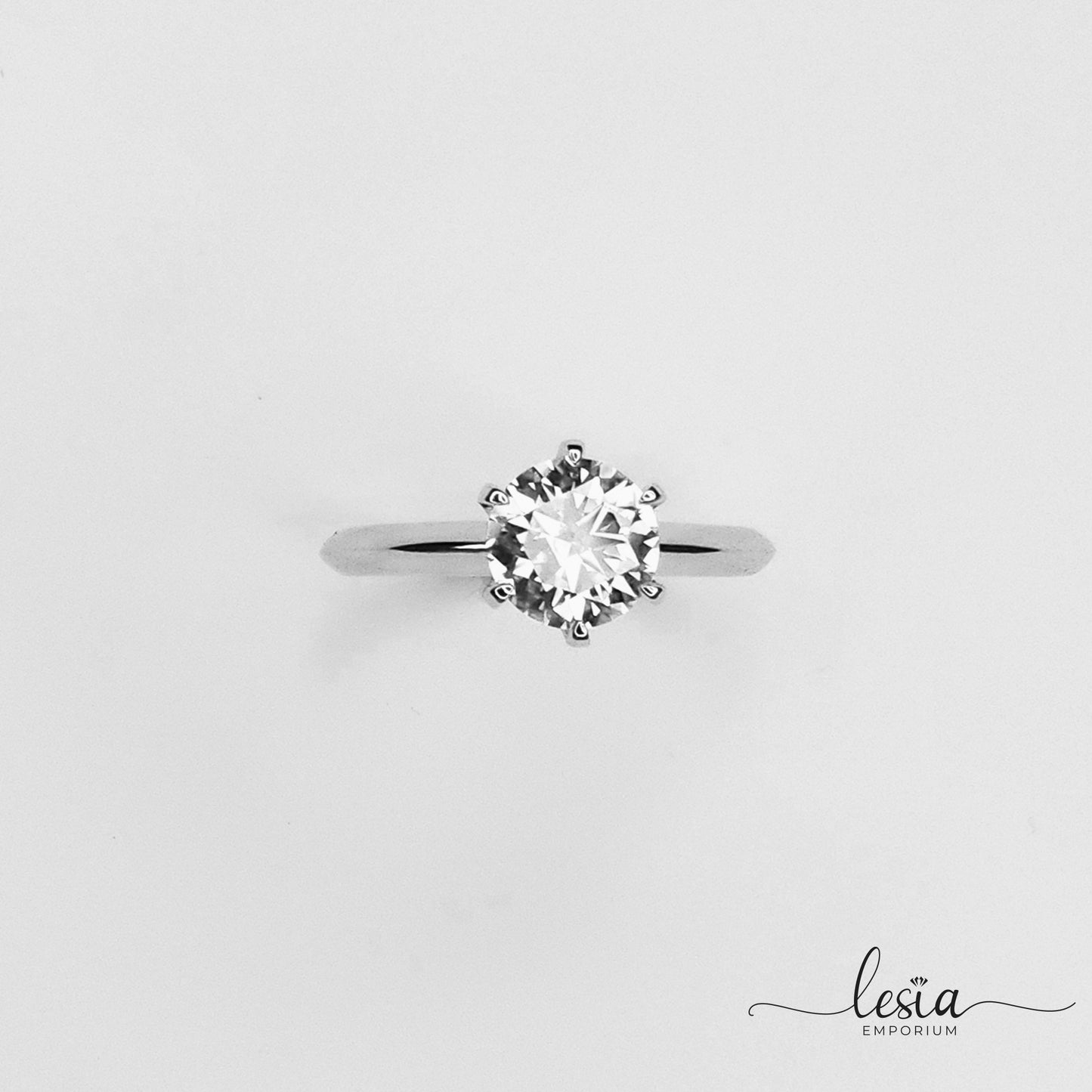 Solitaire Moissanite Ring (2 Carat)