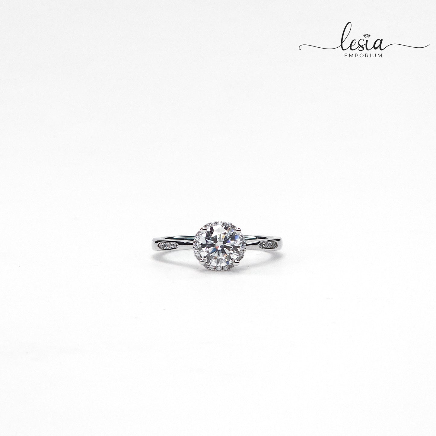 Solitaire Moissanite Ring (1 Carat)