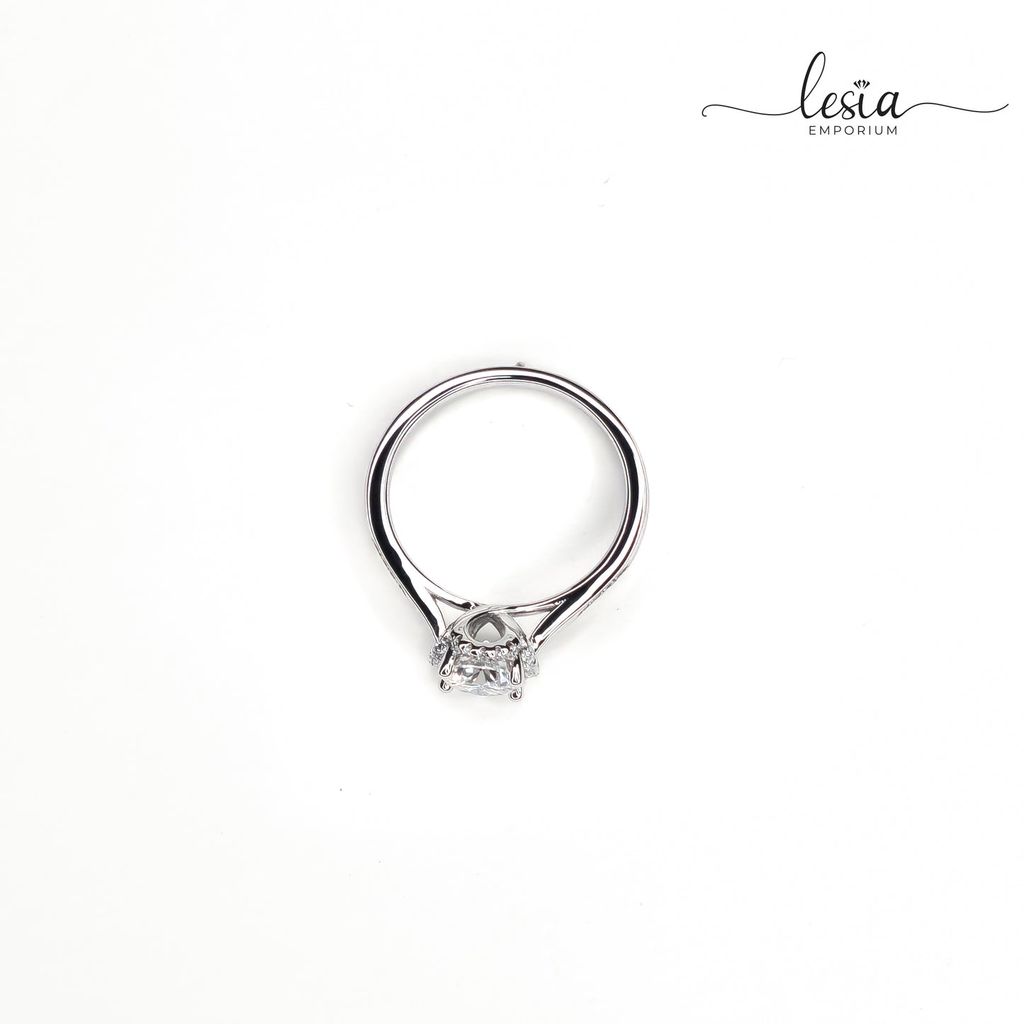 Solitaire Moissanite Ring (1 Carat)