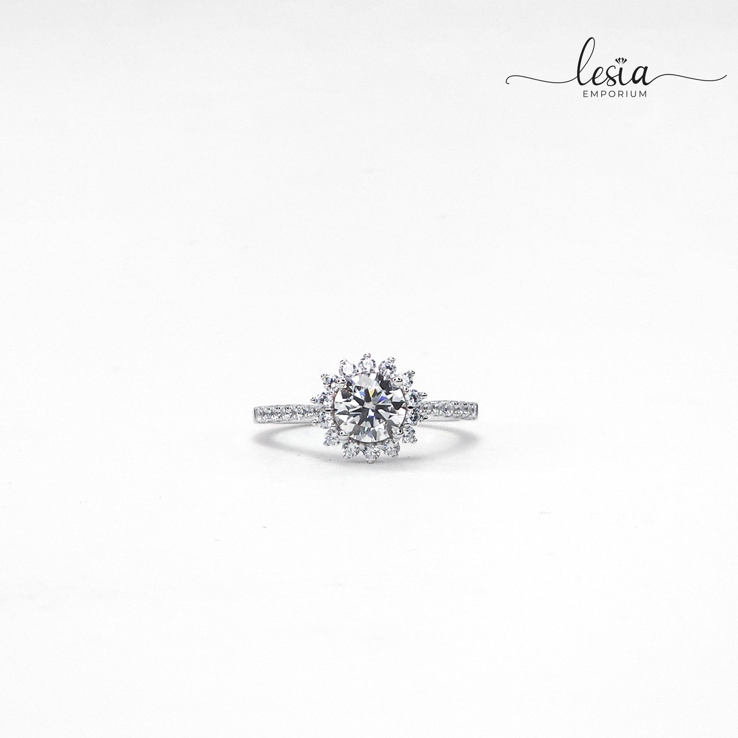 Solitaire Moissanite Ring (1 Carat)