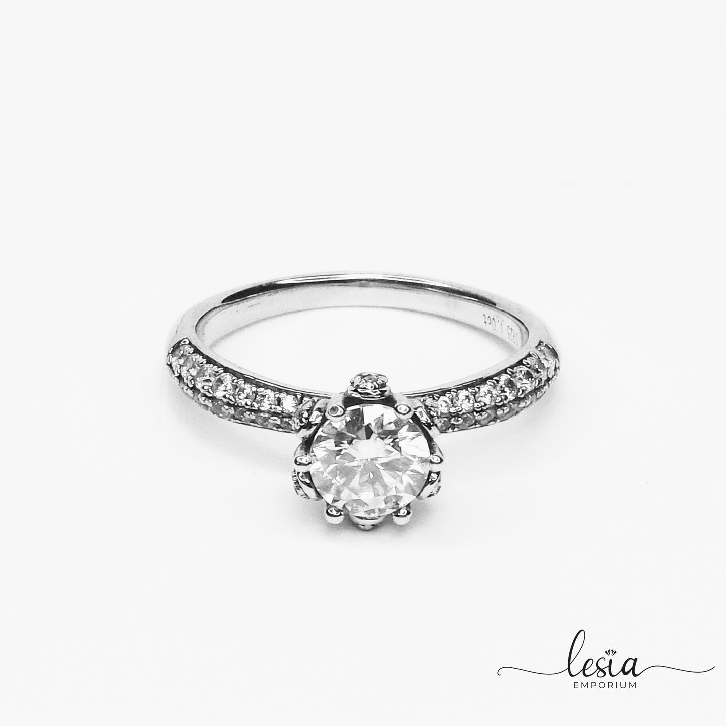 Solitaire Moissanite Ring (1 Carat)
