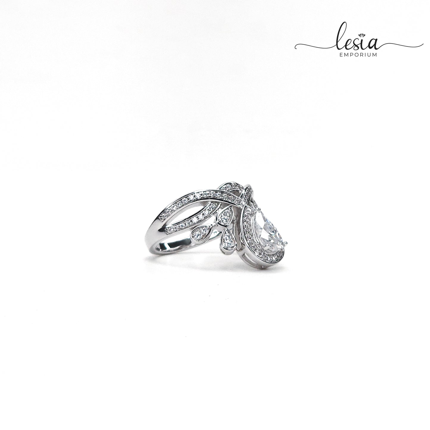 Solitaire Moissanite Ring (1 Carat)