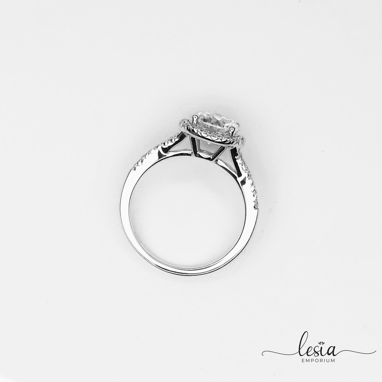 Solitaire Moissanite Ring (2 Carat)