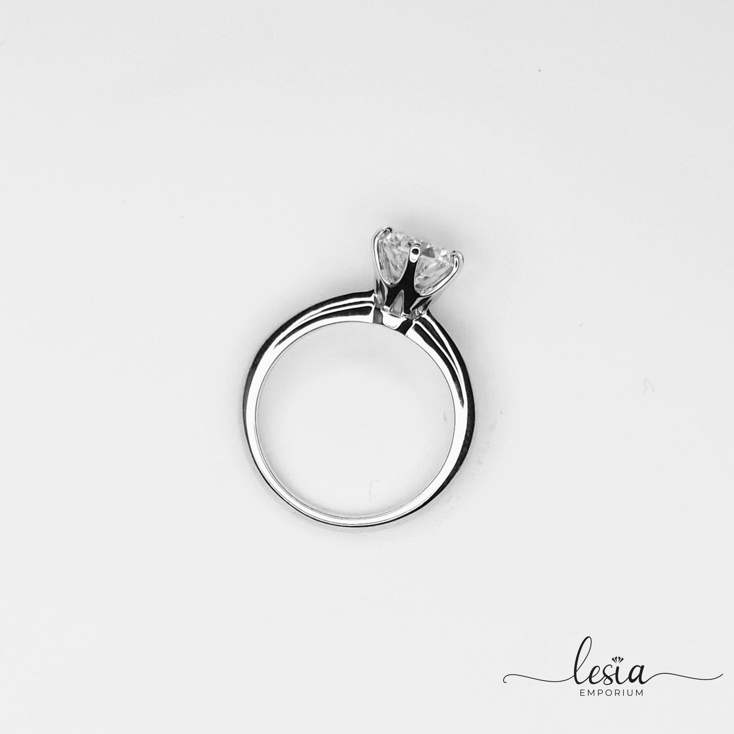 Solitaire Moissanite Ring (2 Carat)