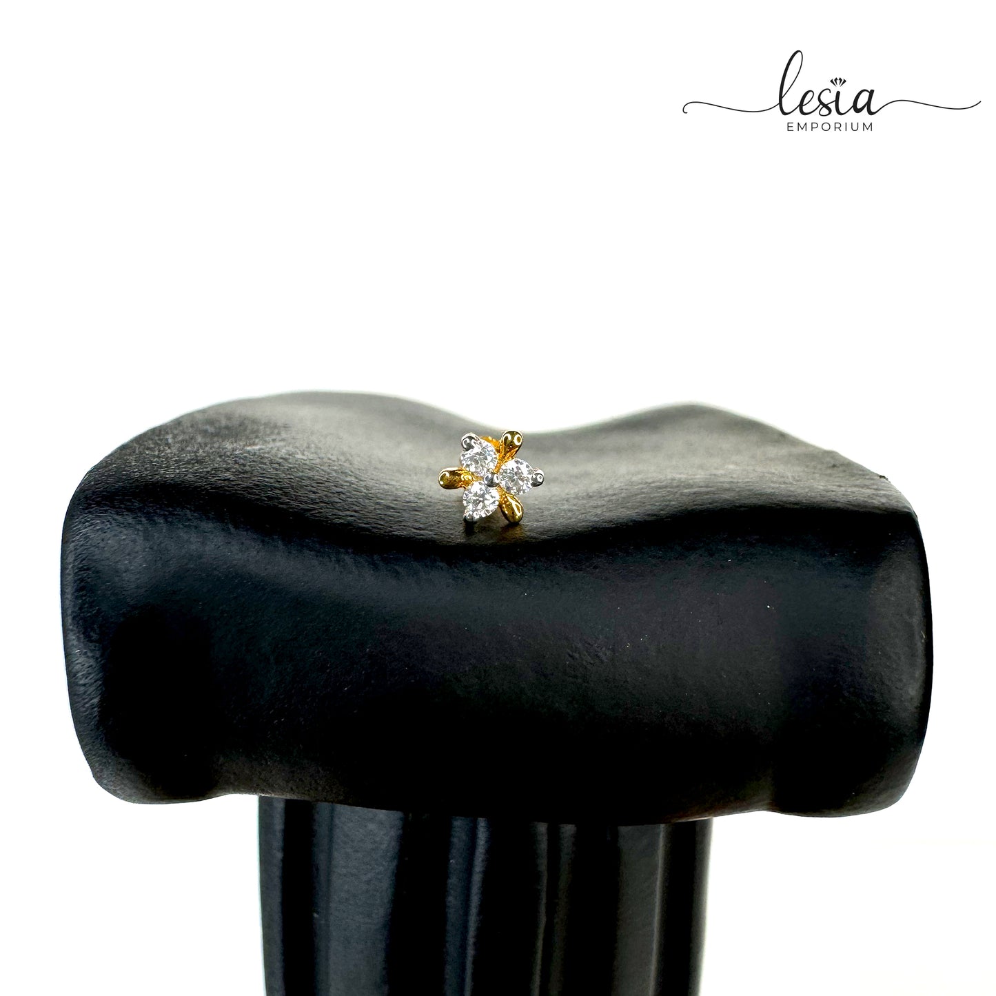 Trinity Star Moissanite Nosepin (6 Cent)