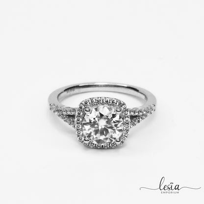 Solitaire Moissanite Diamond Ring (2 Carat)