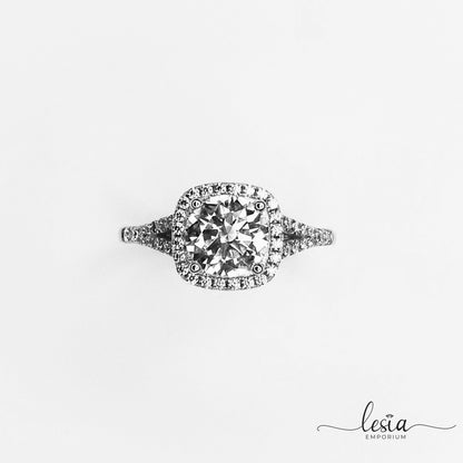 Solitaire Moissanite Diamond Ring (2 Carat)