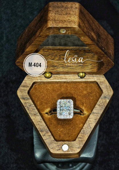 Solitaire Moissanite Ring (2 Carat)