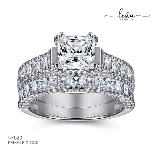 Solitaire Moissanite Ring (1 Carat)