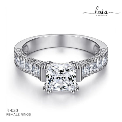 Solitaire Moissanite Ring (1 Carat)