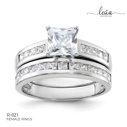 Solitaire Moissanite Ring (1 Carat)