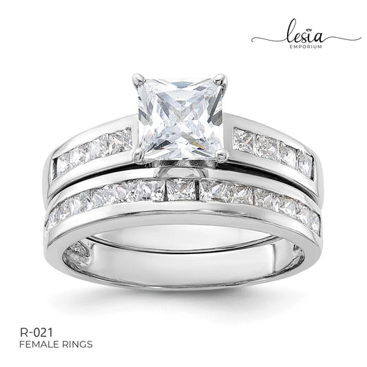 Solitaire Moissanite Ring (1 Carat)