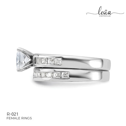Solitaire Moissanite Ring (1 Carat)