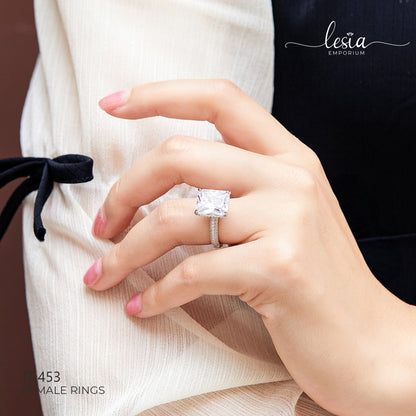 Solitaire Moissanite Ring (8 Carat)