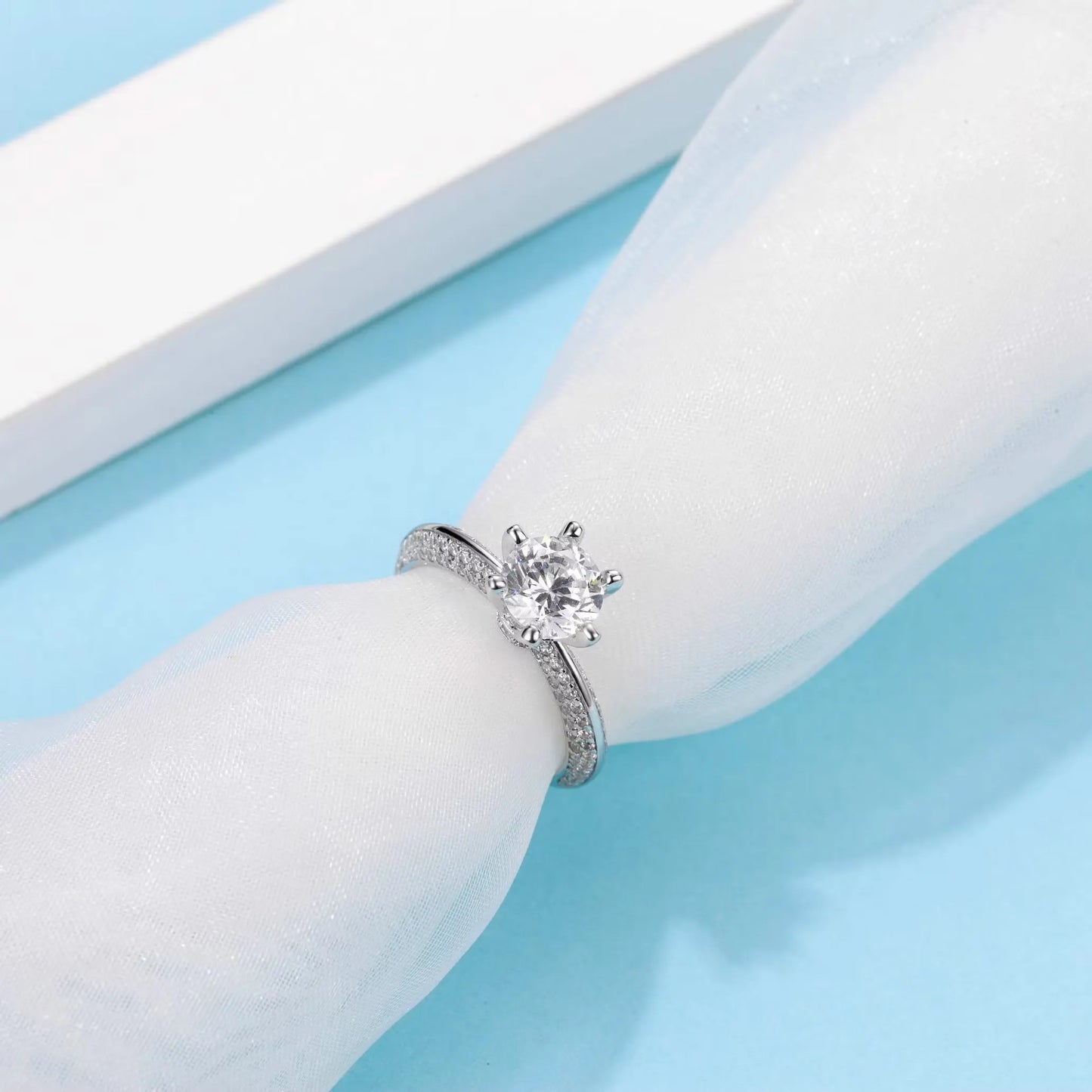 Solitaire Moissanite Ring (1 Carat)