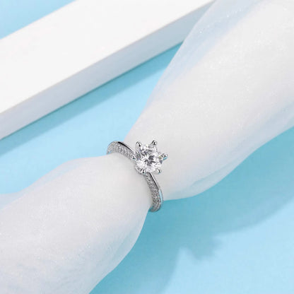 Solitaire Moissanite Ring (1 Carat)
