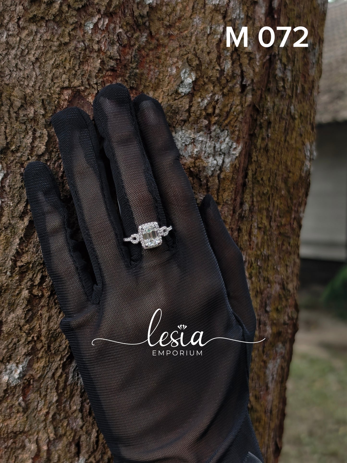 Solitaire Moissanite Ring (2 Carat)