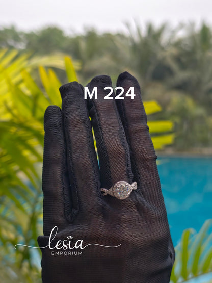 Solitaire Moissanite Ring (1 Carat)
